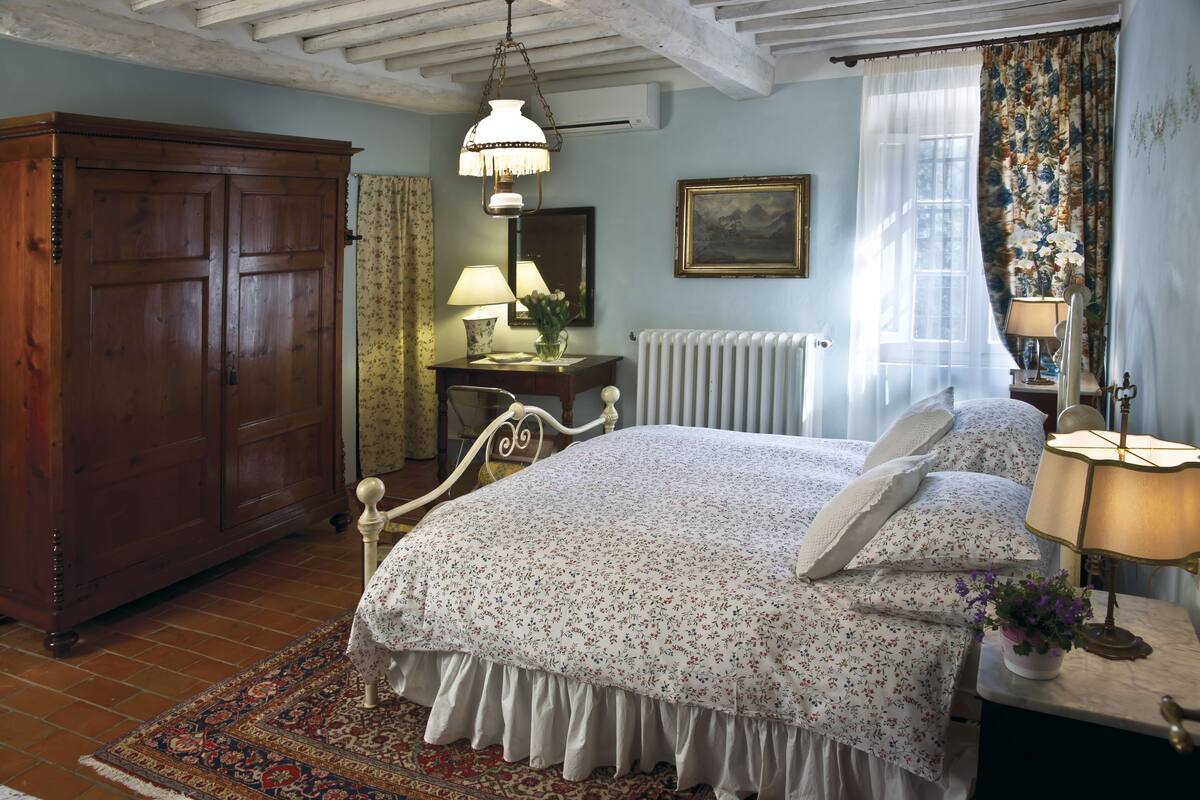 Premium bedding, Select Comfort beds, desk, iron/ironing board