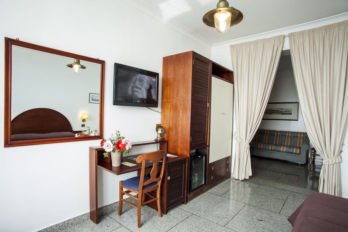 standard double or twin room, 1 bedroom | egyptian cotton sheets, pillow-top beds, minibar, individually furnished