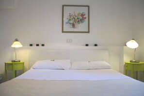 Camera tripla, bagno privato | Biancheria da letto di alta qualità, una scrivania, Wi-Fi gratuito