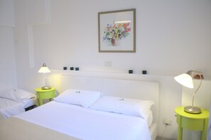 Ropa de cama de alta calidad, escritorio y wifi gratis 