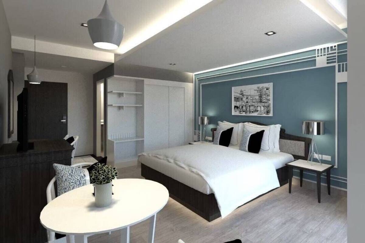 Minibar, brankas, meja kerja, dan Wi-Fi gratis