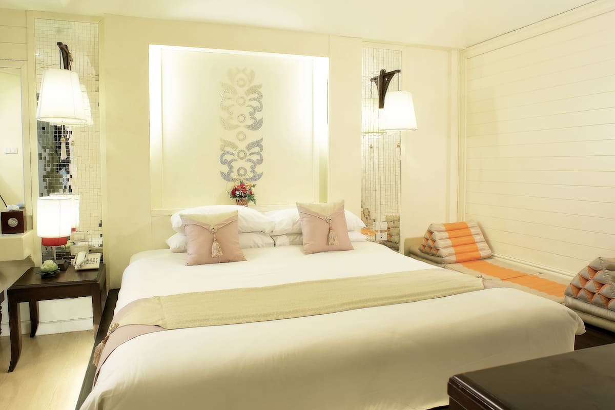 One Bedroom Suite | 1 bedroom, minibar, in-room safe, desk
