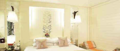 One Bedroom Suite | 1 bedroom, minibar, in-room safe, desk