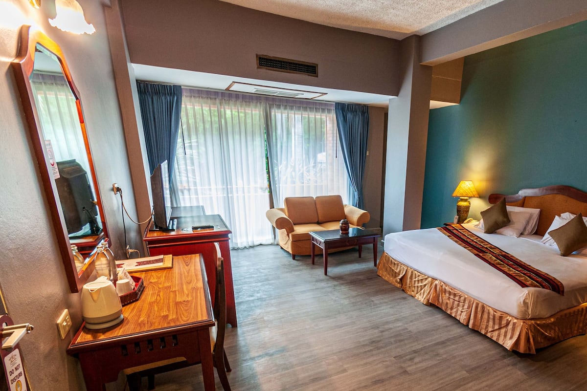 1 bedroom, minibar, in-room safe, desk