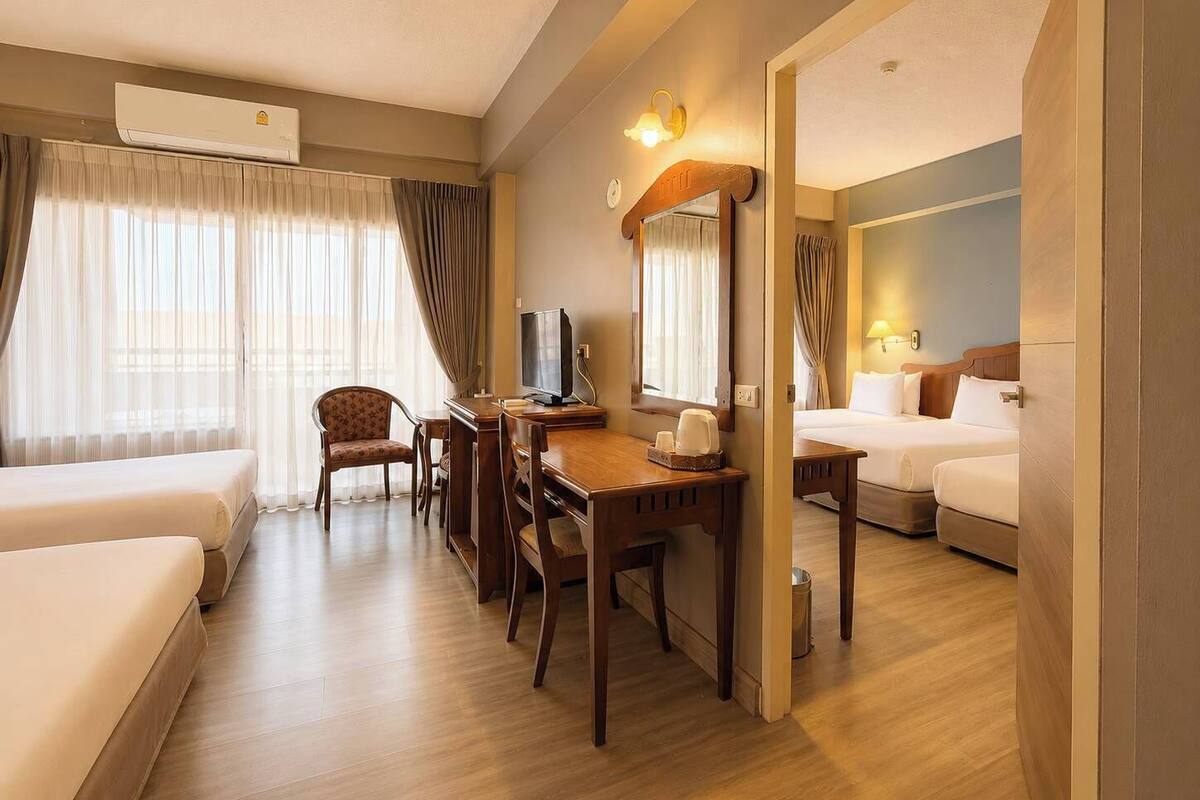 Deluxe Family Connecting Room | Minibar, brankas, meja kerja, dan Wi-Fi gratis