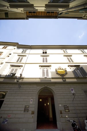 Facciata della struttura. Hotel Merlini