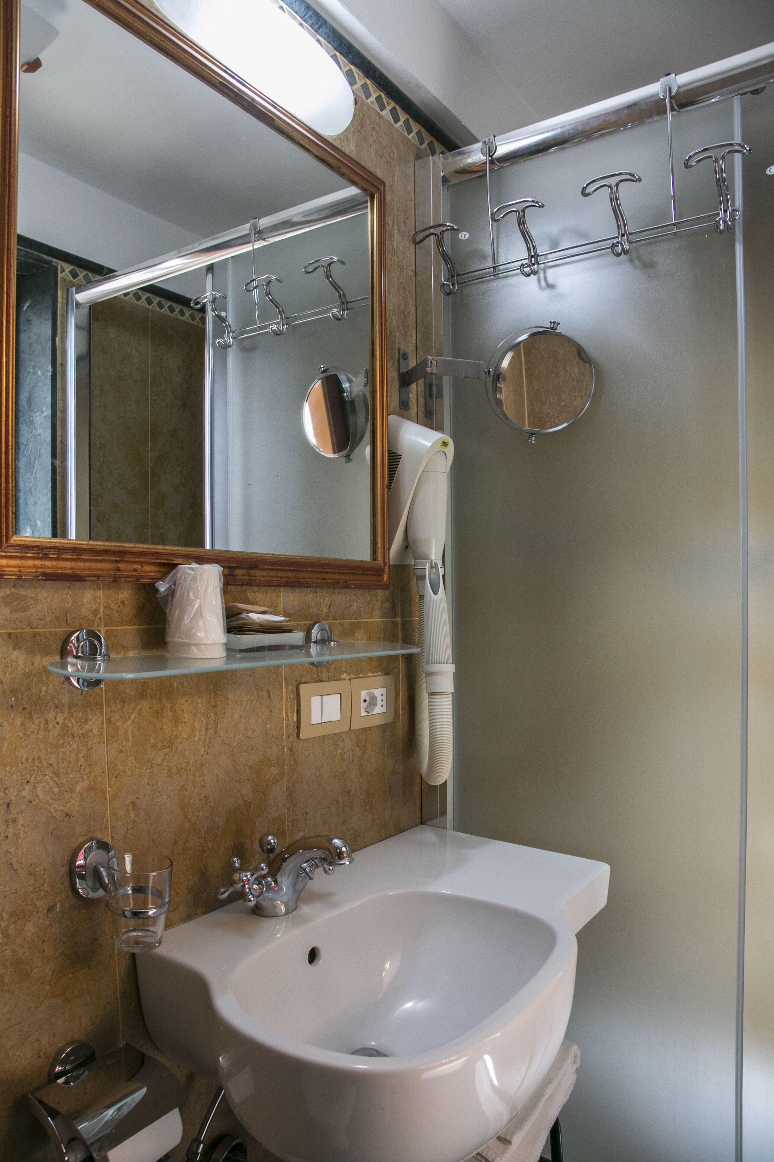 double room, 1 queen bed | bathroom | shower, free toiletries, hair dryer, bidet