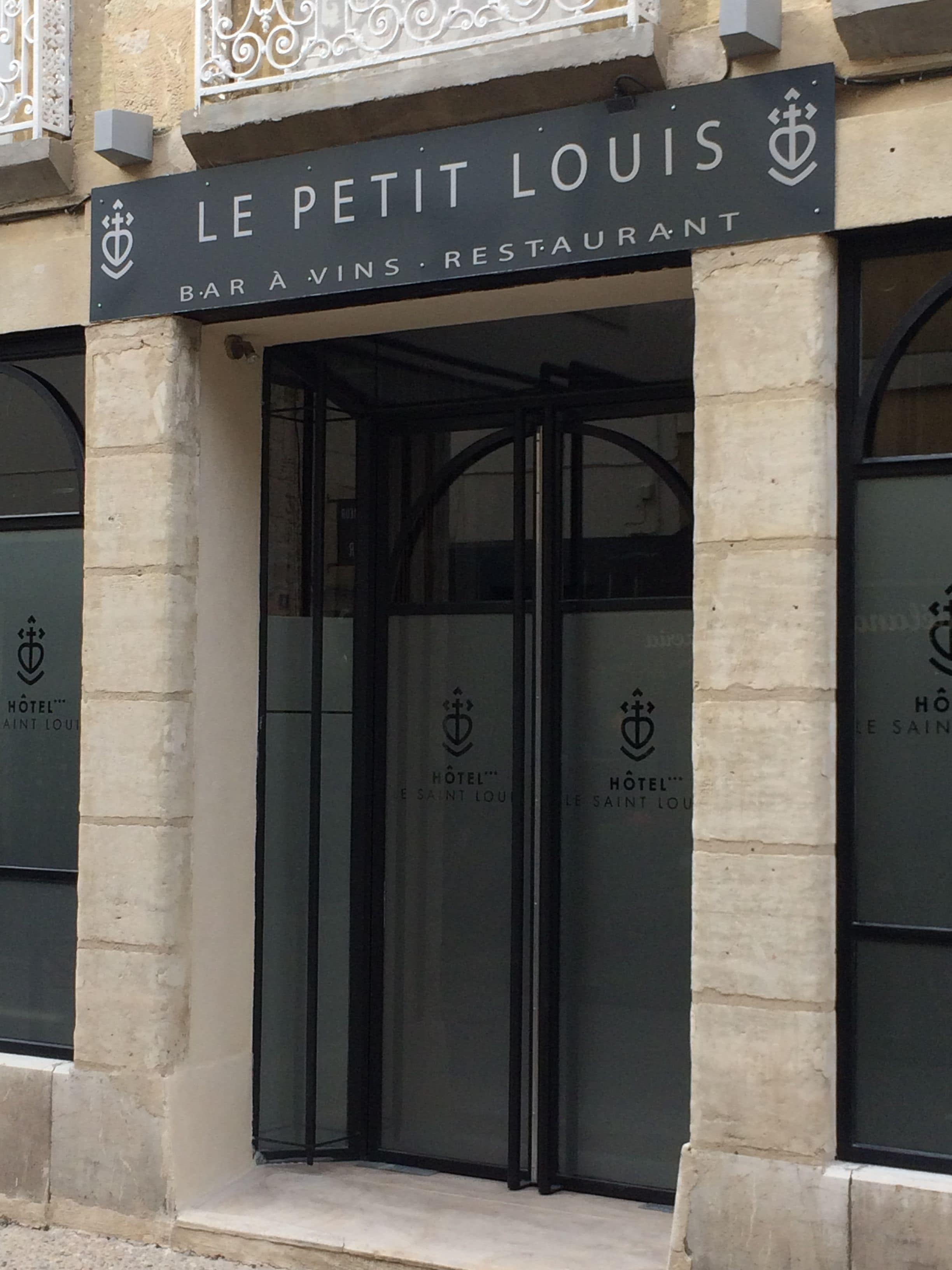 Facciata della struttura - sera/notte