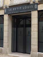 住宿正面 - 傍晚/夜晚