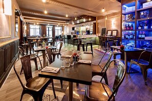 Lunch and dinner served - Saint Louis (Aigues-Mortes)