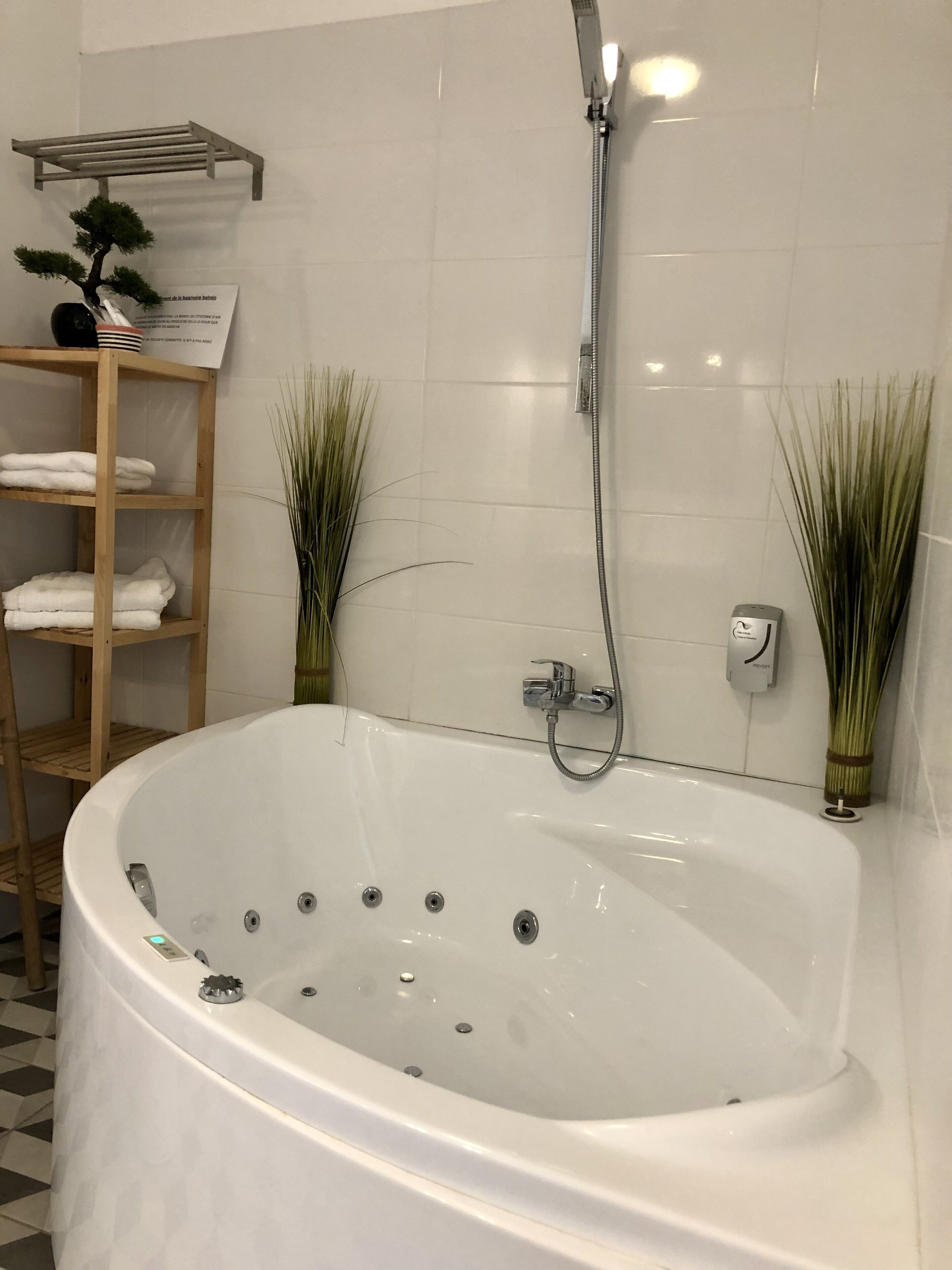 superior room, jetted tub | bathroom | free toiletries, hair dryer, slippers, towels