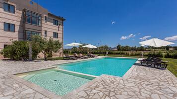 Piscina stagionale all'aperto