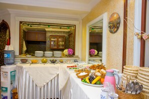 Free daily buffet breakfast - Pera Capitol (Istanbul)