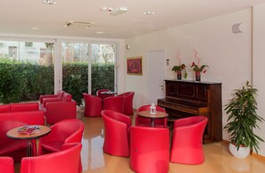 Coin salon dans le hall