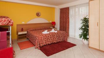 Een kluis op de kamer, babybedden, extra bedden, gratis wifi