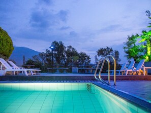 Seasonal outdoor pool