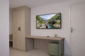 Dobbeltrom, fjellutsikt | Minibar, safe på rommet og ekstrasenger (mot et tillegg)