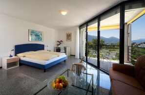 Minibar, in-room safe, rollaway beds, free WiFi