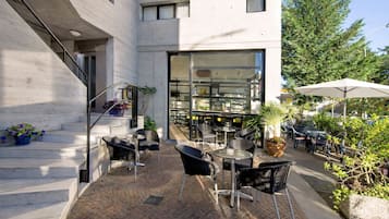 Bar (in der Unterkunft)