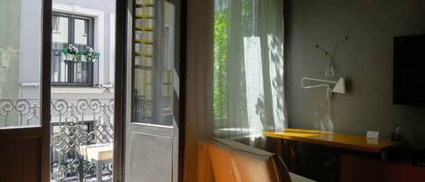 Loft w/ Balcony | Hypo-allergenic bedding, down comforters, in-room safe, desk