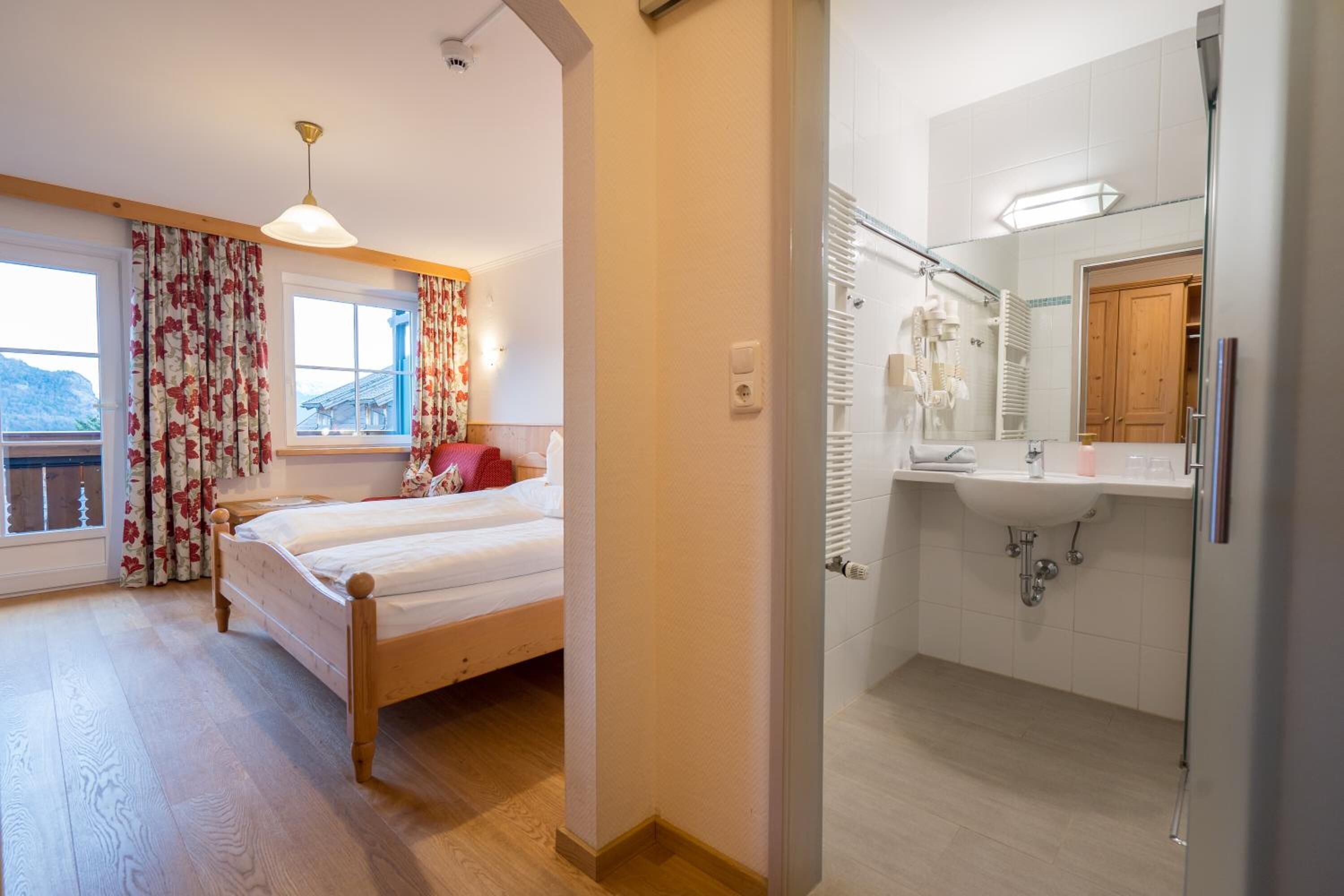 in-room safe, desk, soundproofing, cots/infant beds