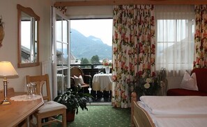In-room safe, desk, soundproofing, cribs/infant beds