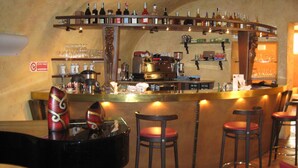 Bar (en la propiedad)