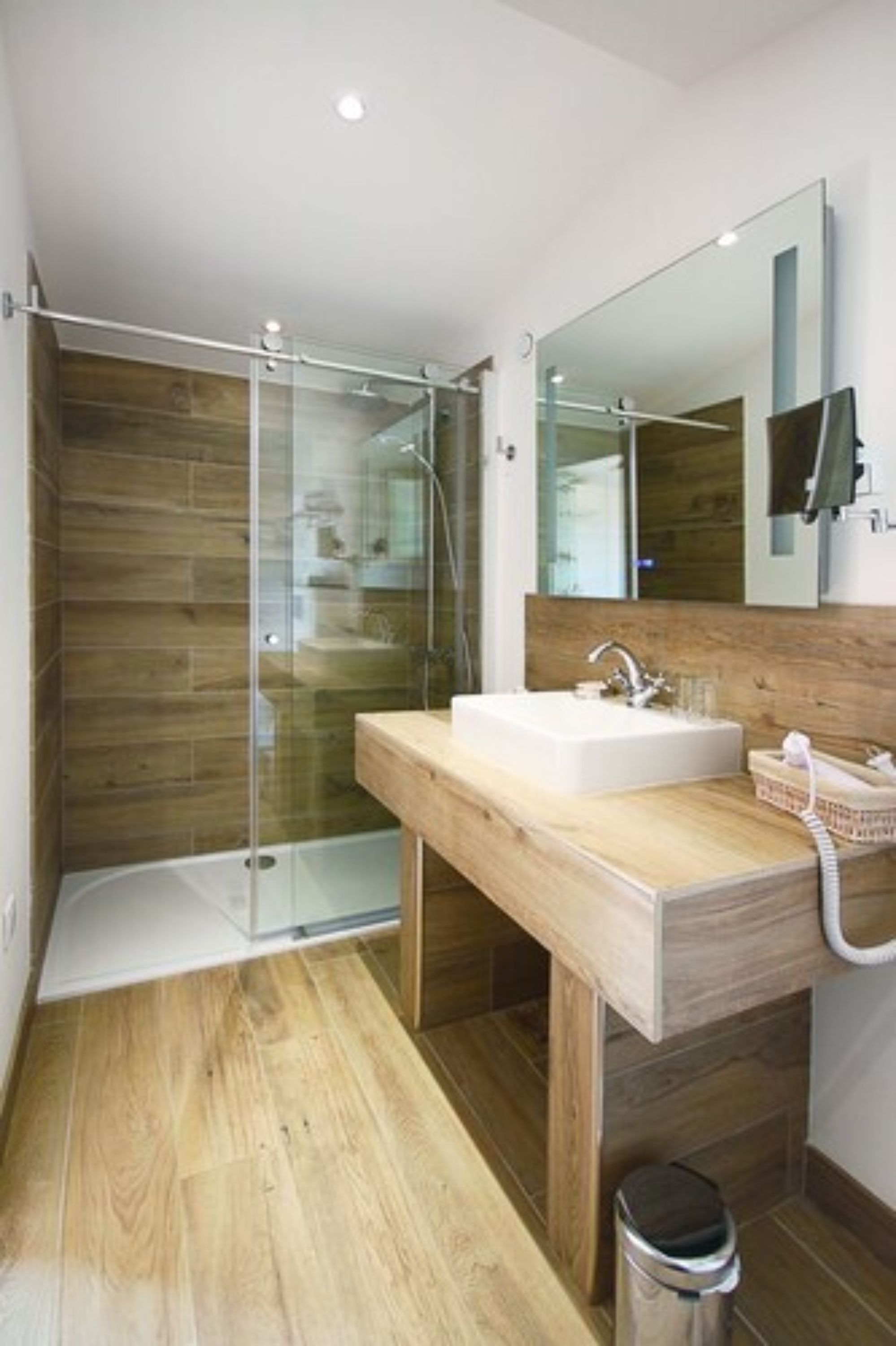 panoramic double room, terrace | bathroom | free toiletries, hair dryer, slippers, towels