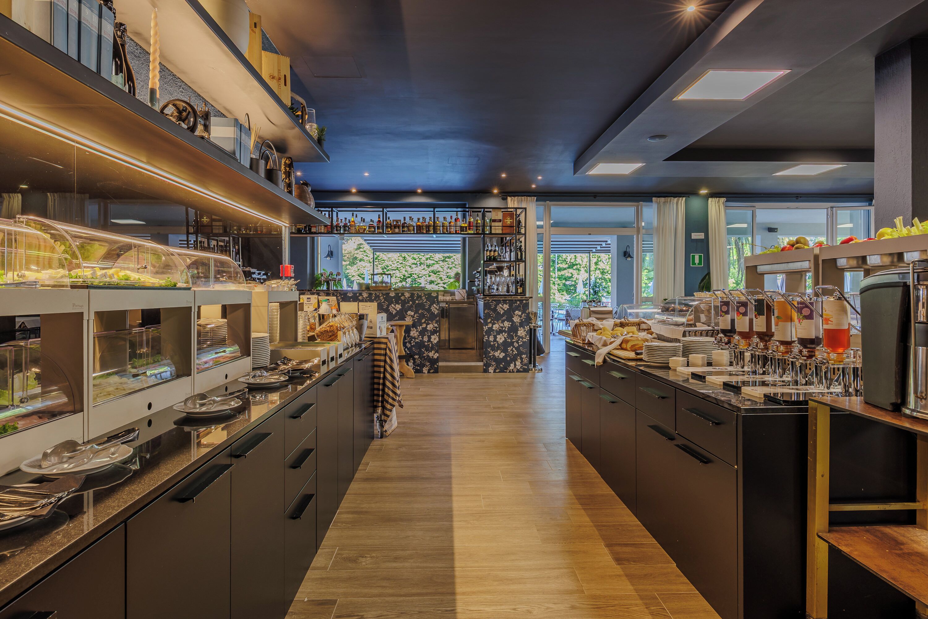 Sudah termasuk sarapan prasmanan setiap hari