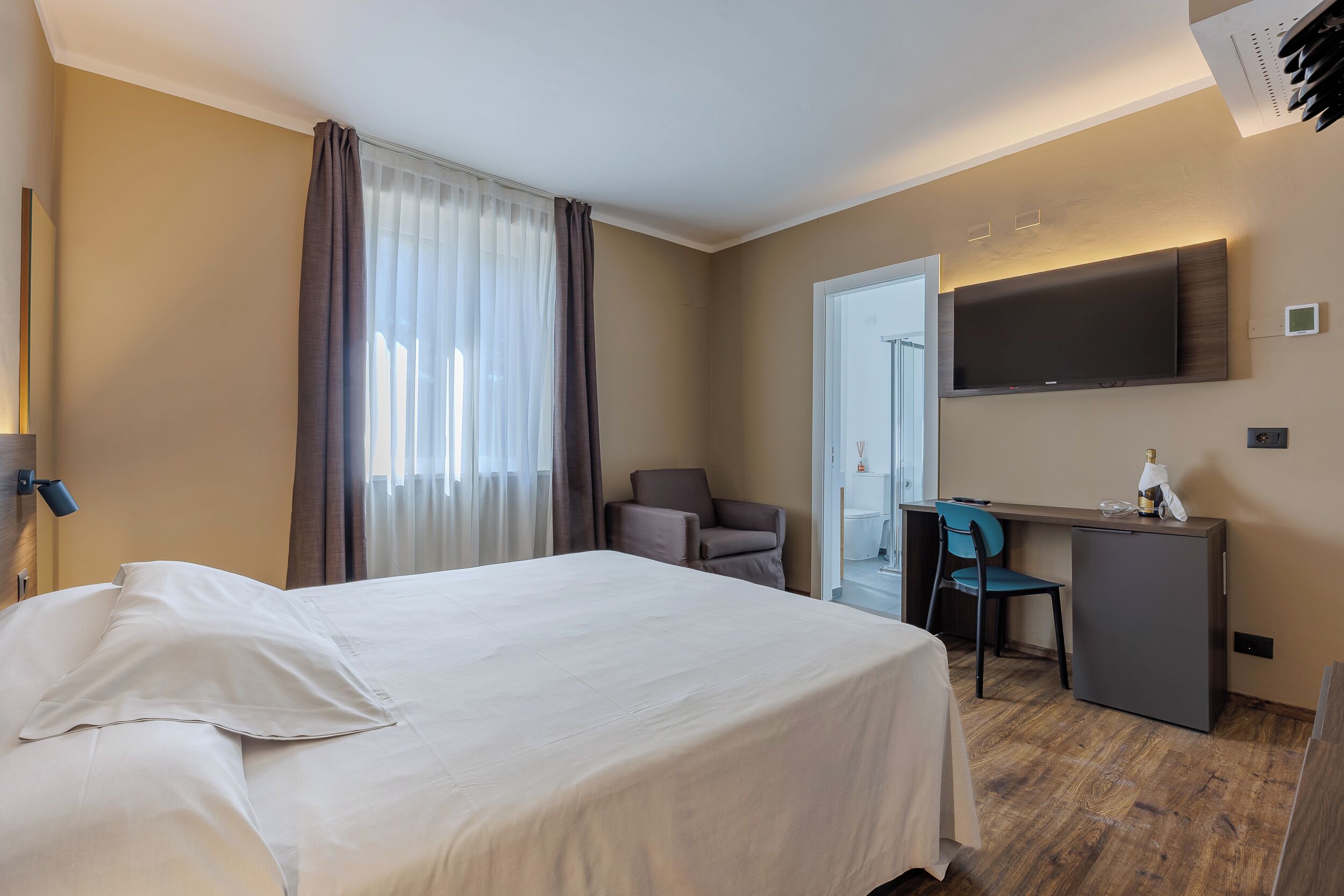 1 bedroom, minibar, in-room safe, desk