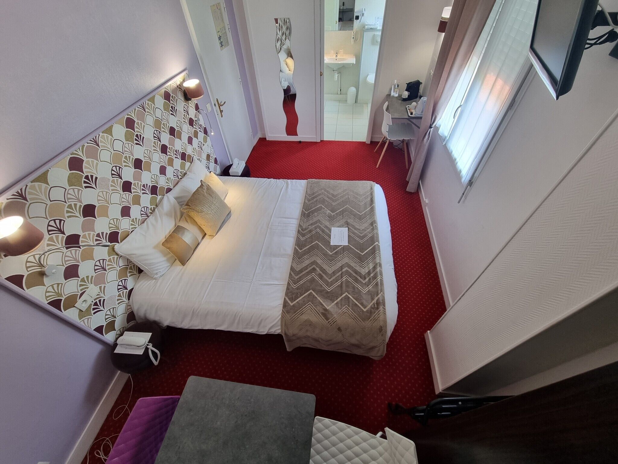 superior room | bathroom | shower, free toiletries, hair dryer, towels