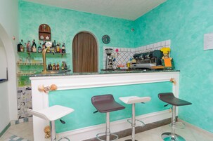 Bar (en el alojamiento)