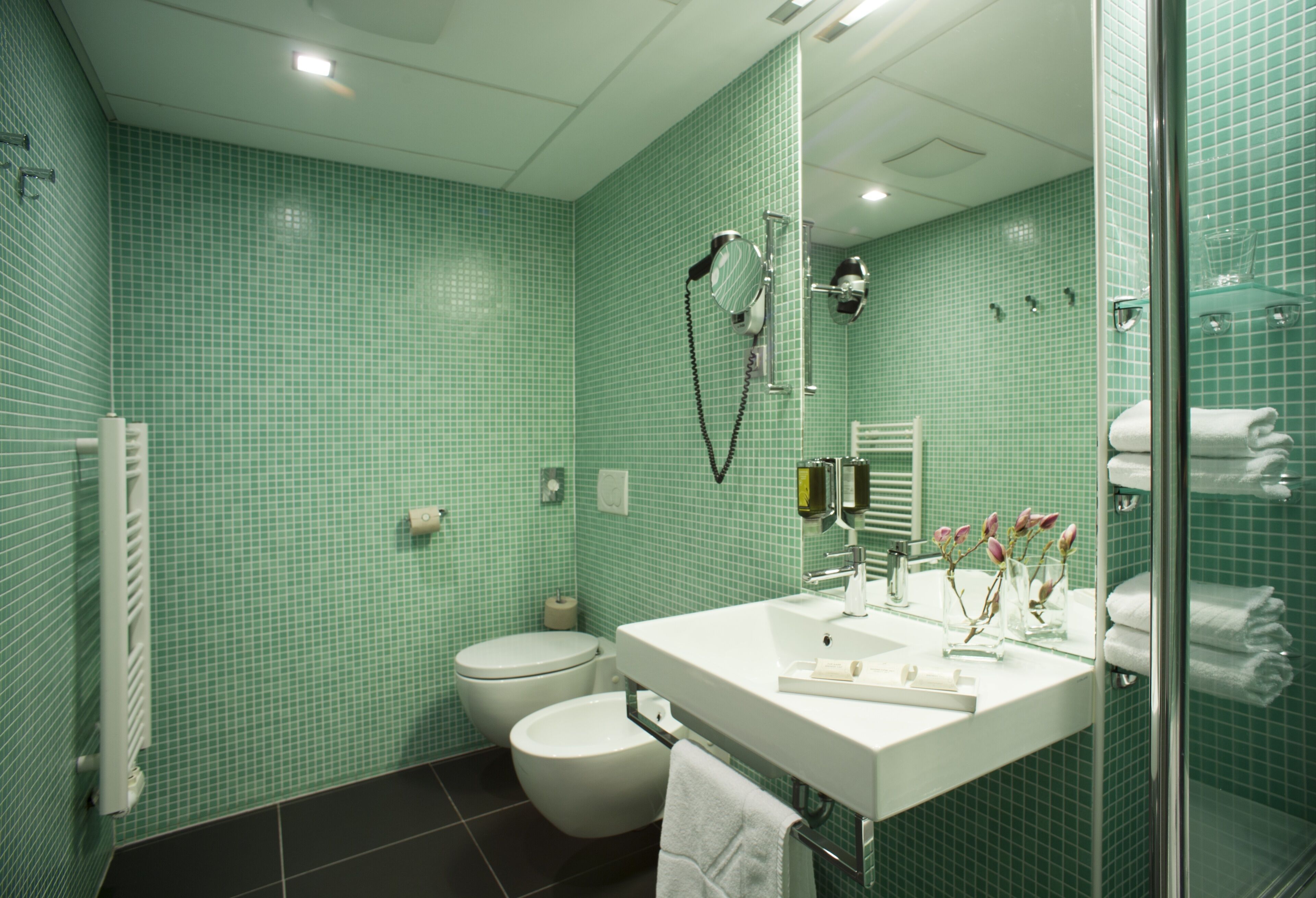 comfort double room | bathroom | hair dryer, bathrobes, slippers, towels