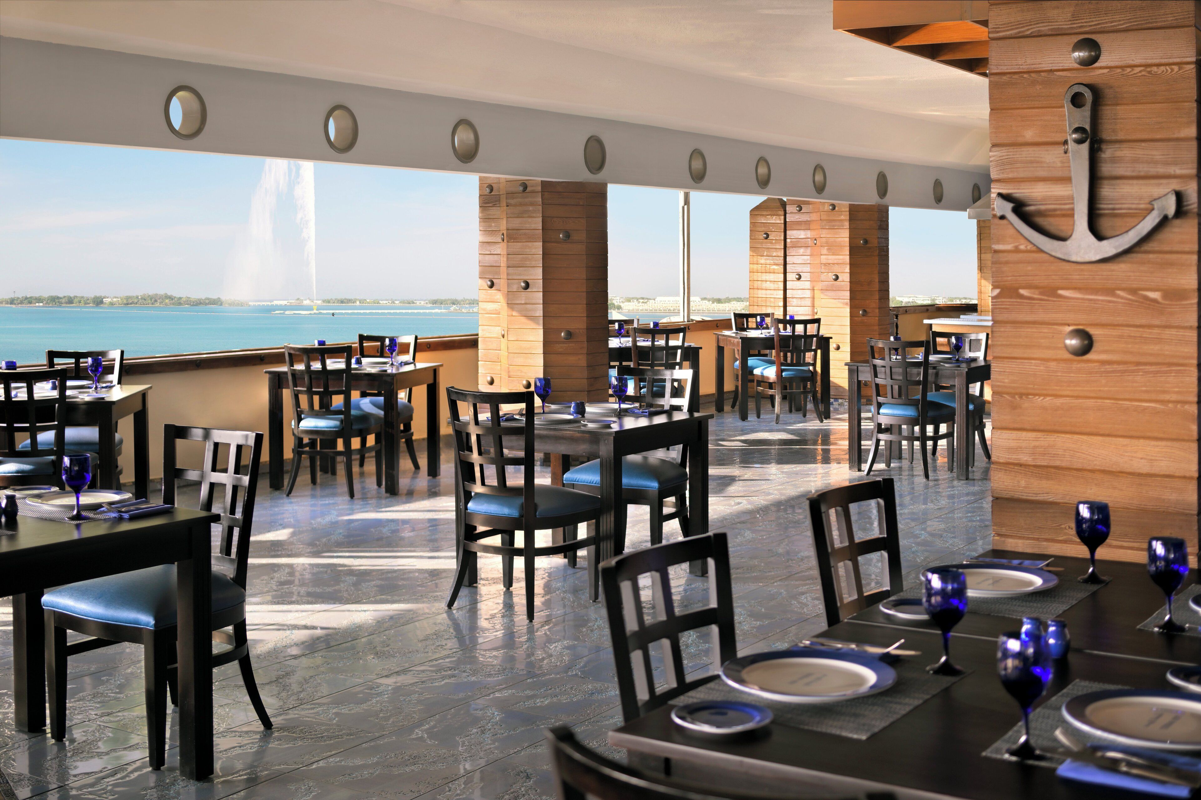 3 restaurants; breakfast, lunch, dinner and brunch served 