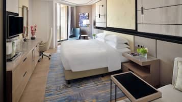 1 bedroom, premium bedding, minibar, in-room safe