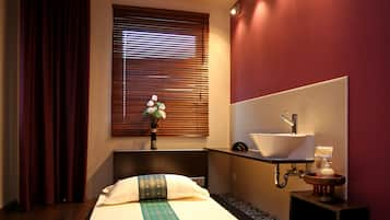 Couples treatment room(s), sauna, hot tub, body treatments, hydrotherapy