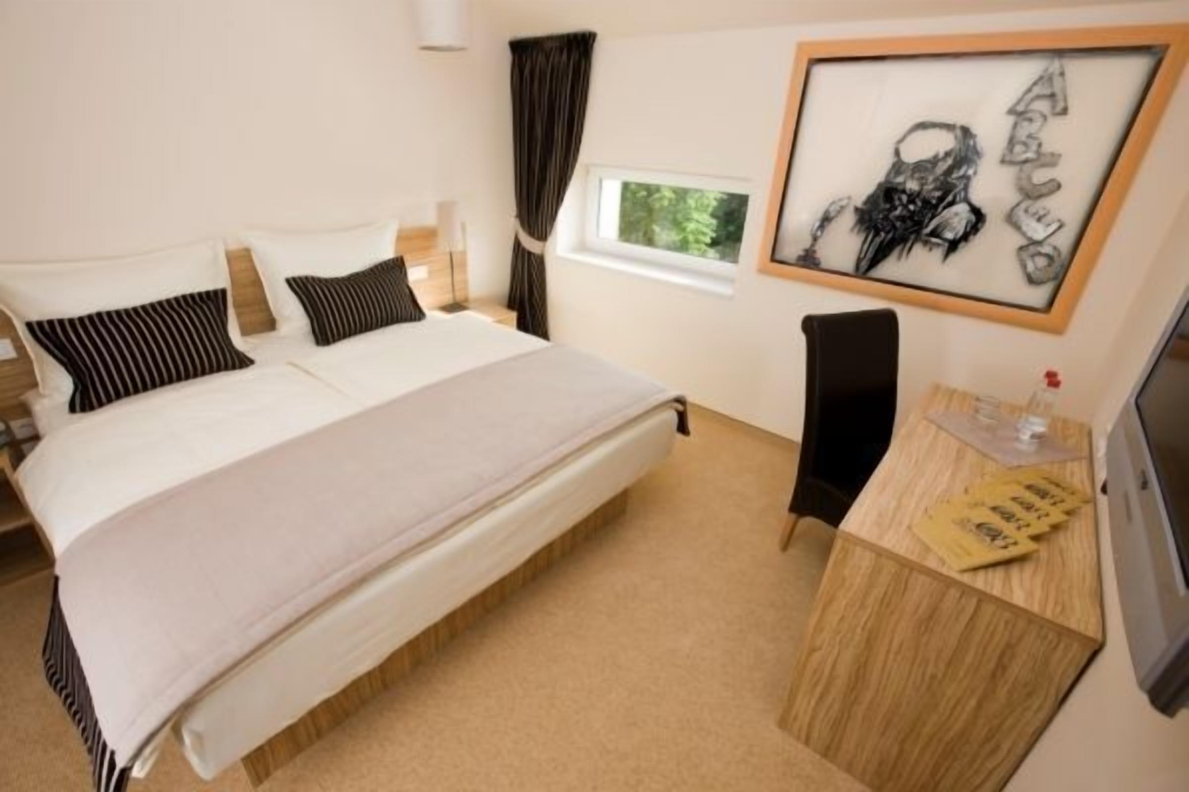 comfort double or twin room | 1 bedroom, hypo-allergenic bedding, select comfort beds