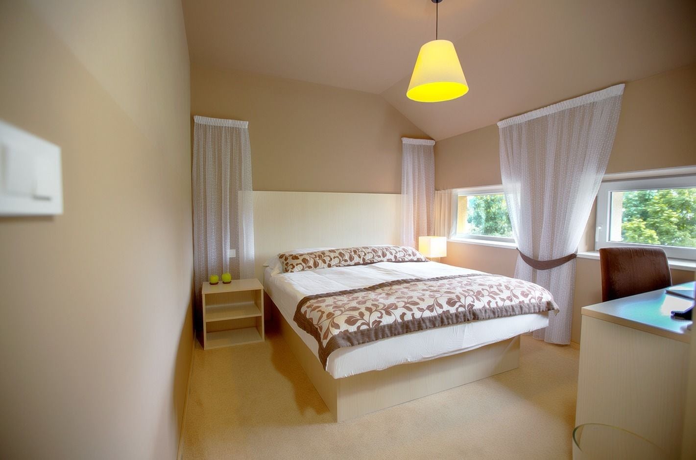 economy double room | 1 bedroom, hypo-allergenic bedding, select comfort beds