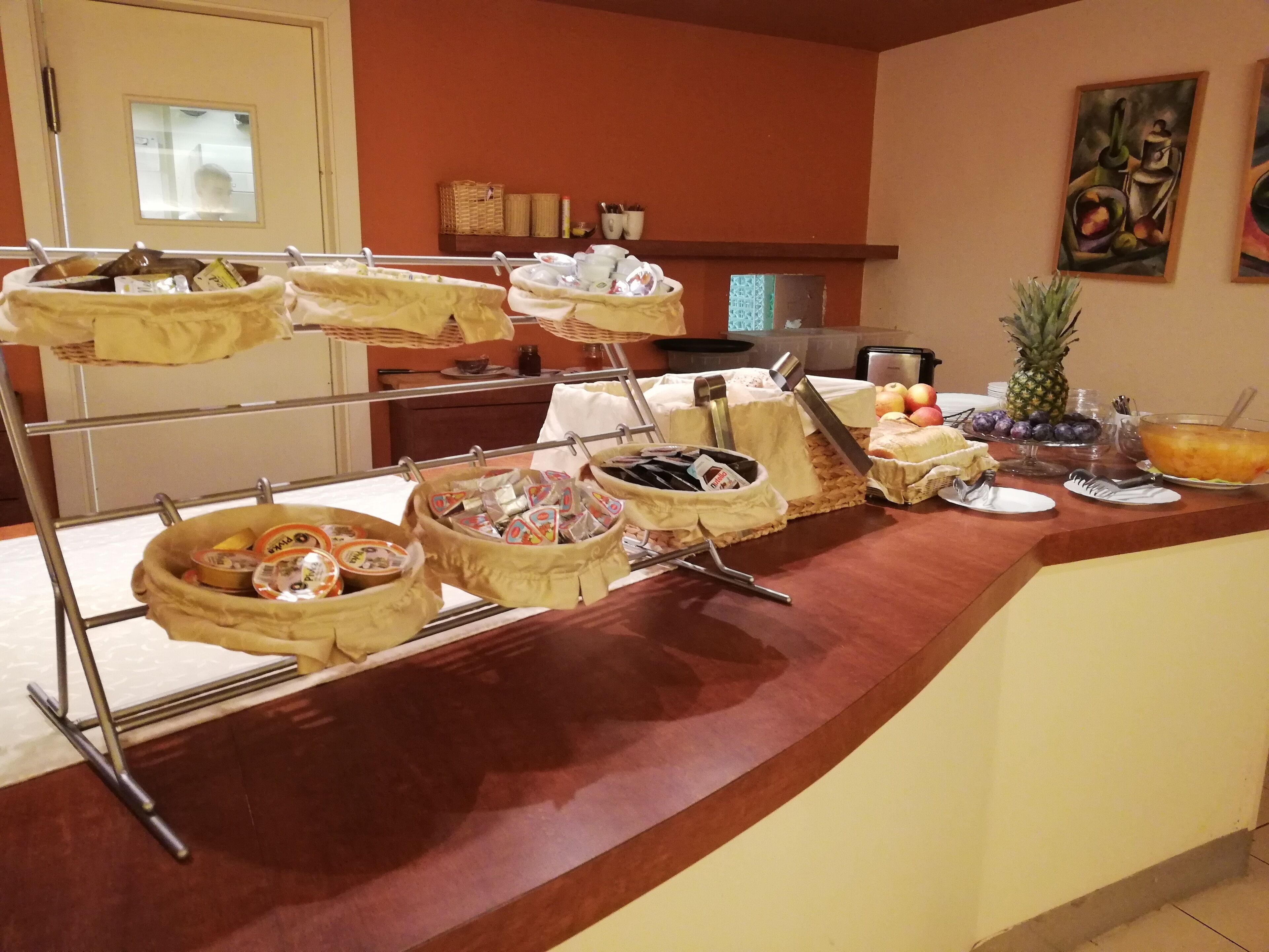 Desayuno buffet diario (EUR 15 por persona)