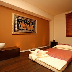 Couples treatment room(s), sauna, hot tub, body treatments, hydrotherapy