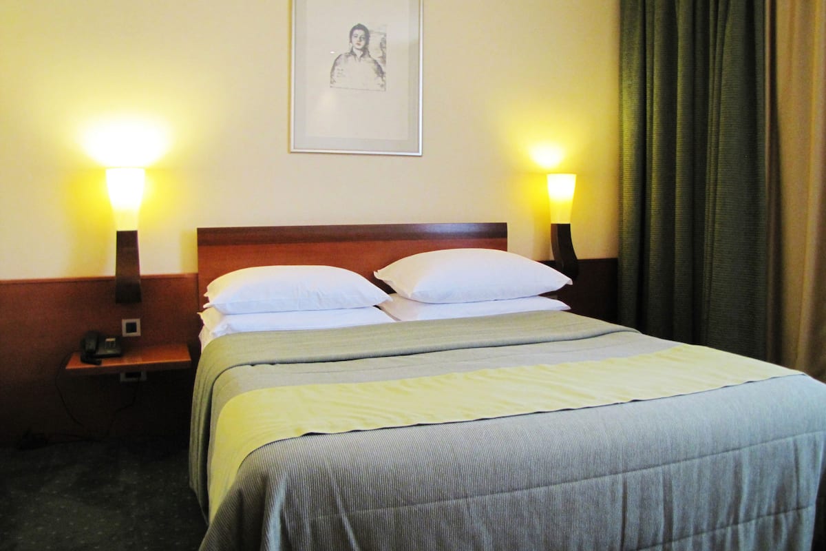 minibar, in-room safe, desk, blackout curtains