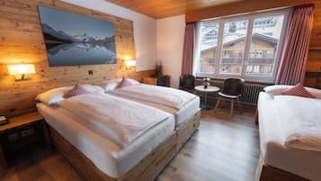 Minibar, in-room safe, desk, free WiFi