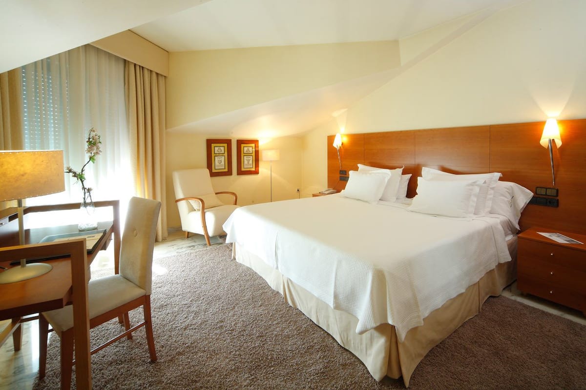 Minibar, in-room safe, desk, soundproofing