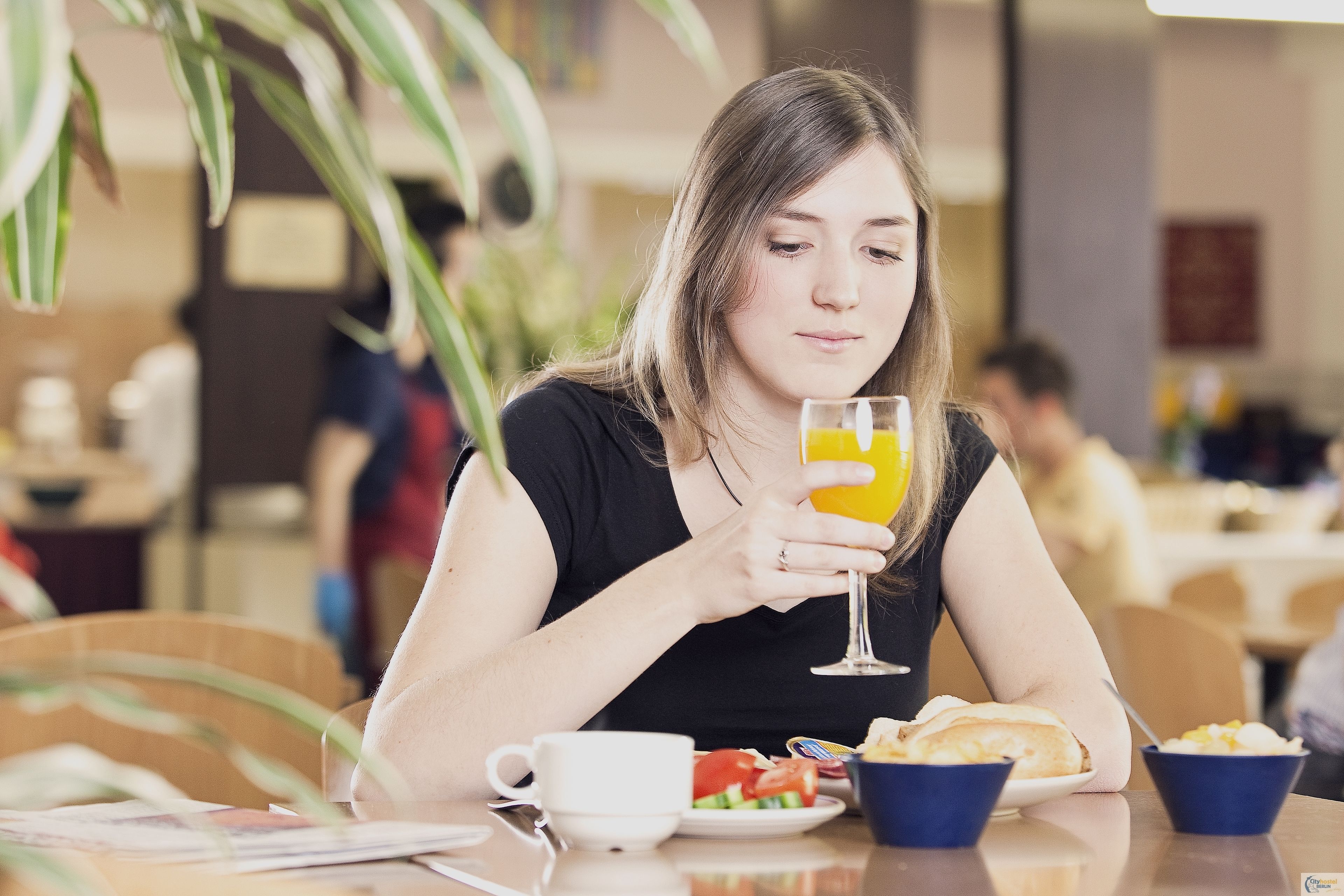 Se ofrece un desayuno bufé (6.00 EUR por persona)