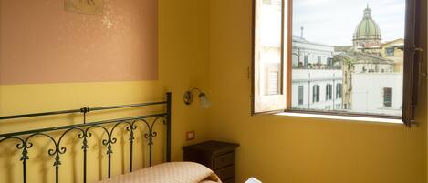 Habitación estándar doble | Escritorio, cunas (de pago), camas supletorias y wifi gratis