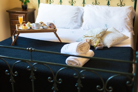 Escrivaninha, berços (sobretaxa), camas extras/dobráveis (sobretaxa). Hotel Columbia