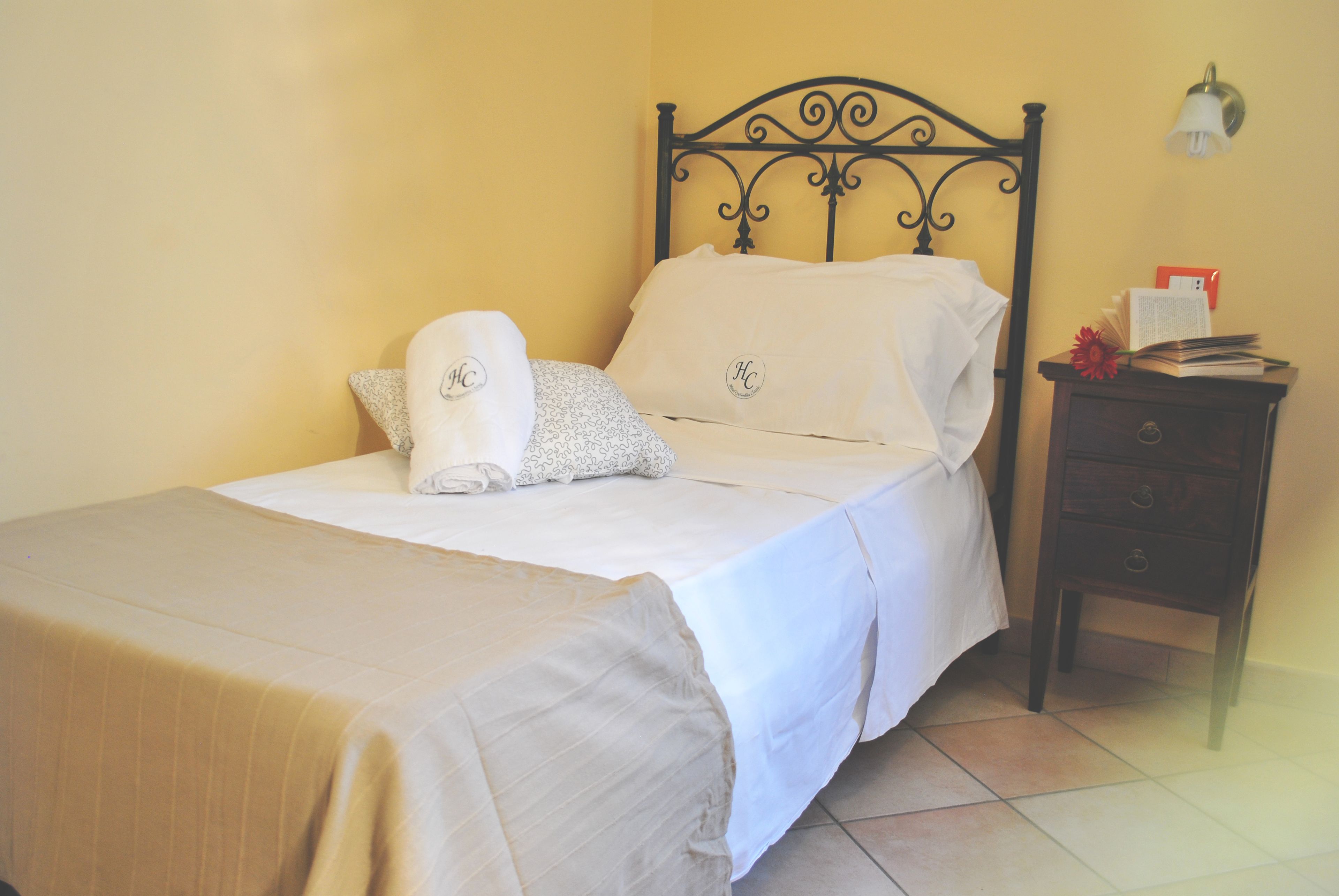 single room | desk, cots/infant beds, rollaway beds, free wifi
