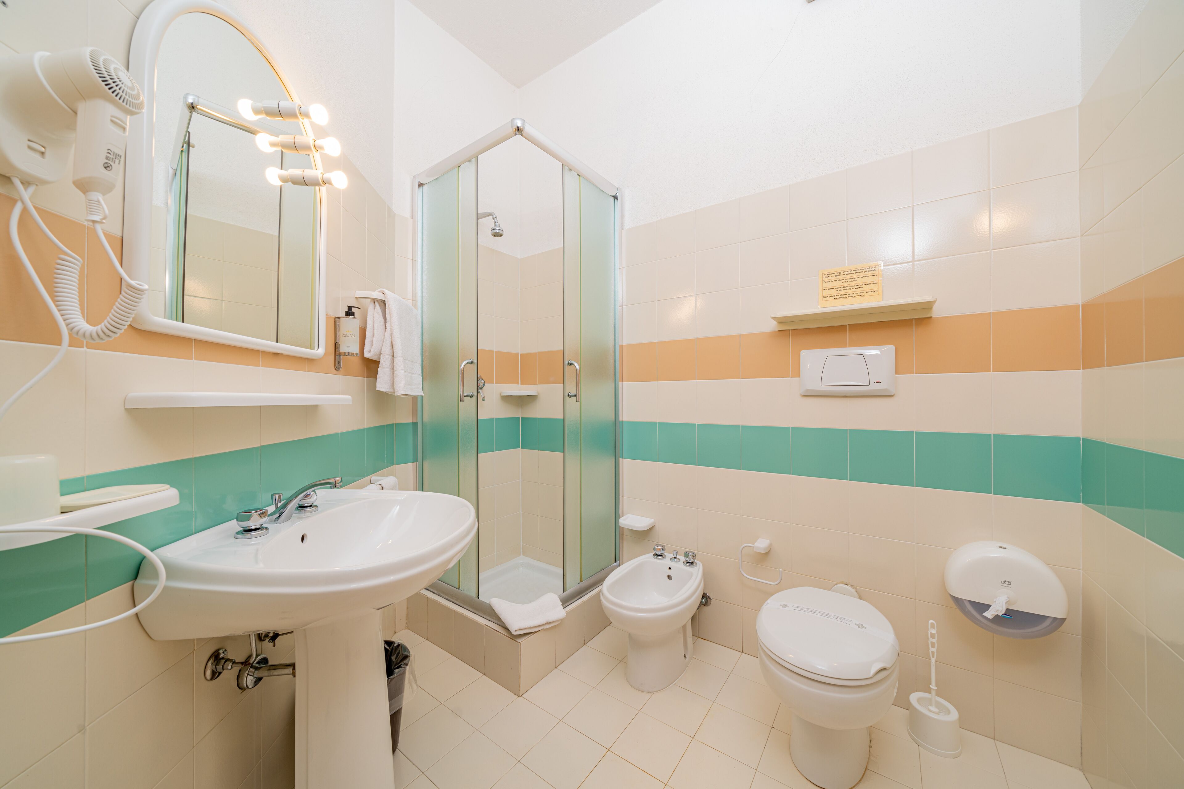 superior room, balcony | bathroom | shower, free toiletries, hair dryer, bidet