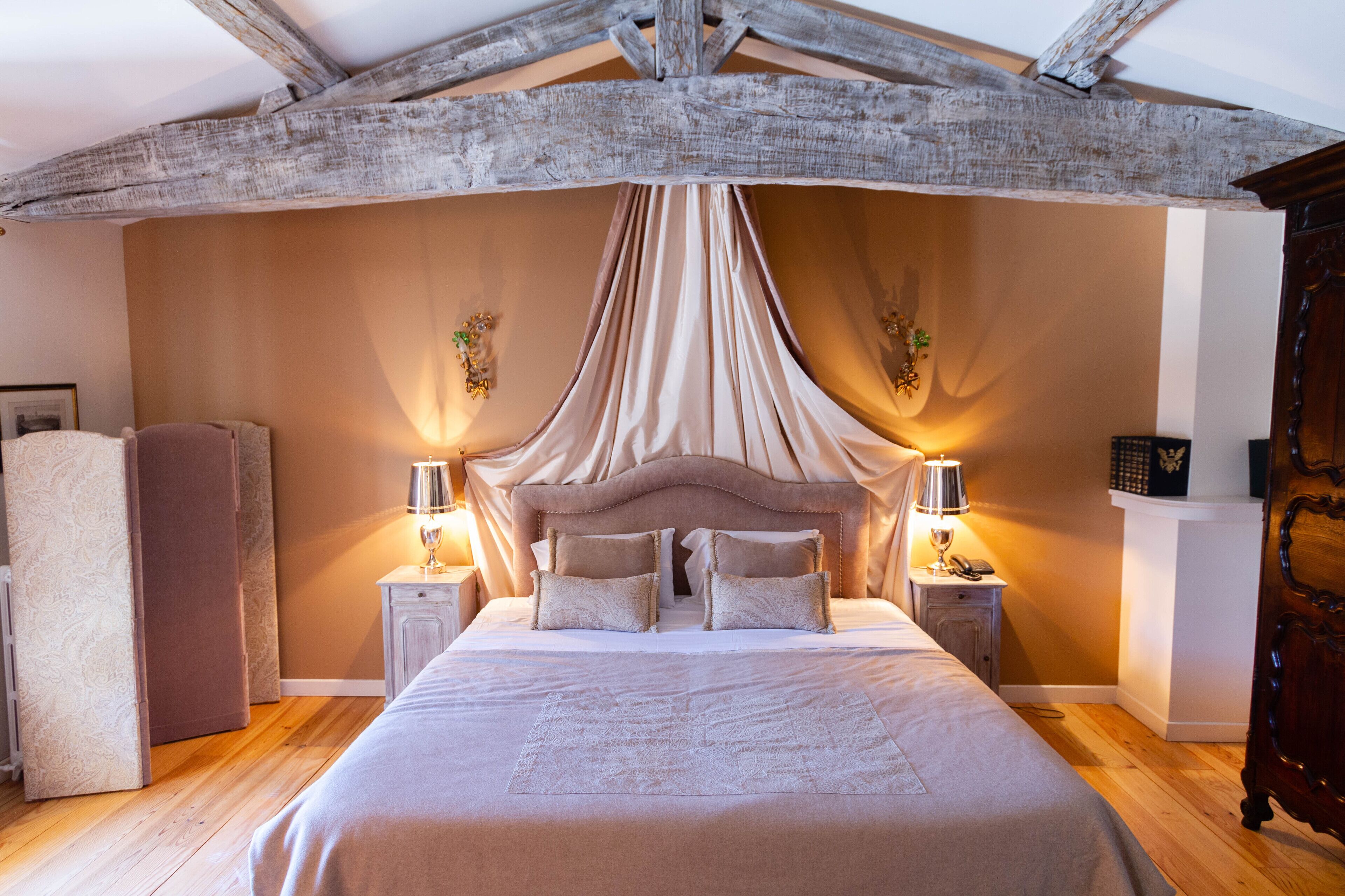 superior double room | 1 bedroom, premium bedding, individually decorated, desk