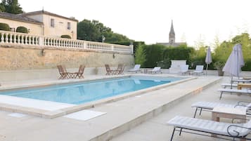 Piscine extérieure (ouverte en saison)